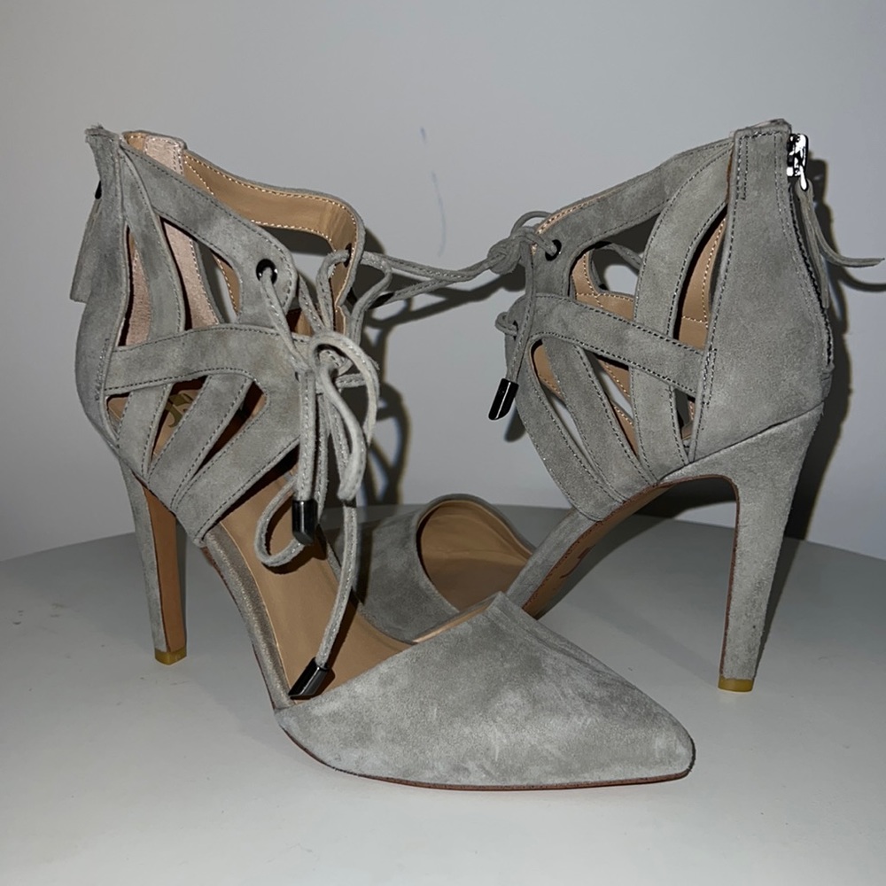 Grey heel